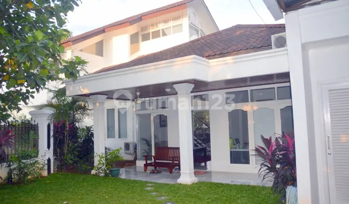 Hot Listing Kemang Timur! Rumah Luas 600m² Shm, Kolam Renang, Strategis Dekat Kemang Village & International School.