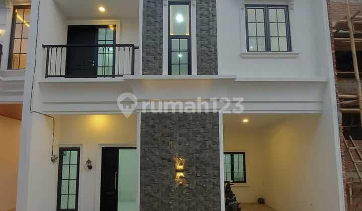 Rumah 2 Lantai Murah Siap Huni Lokasi Strategis Didepok