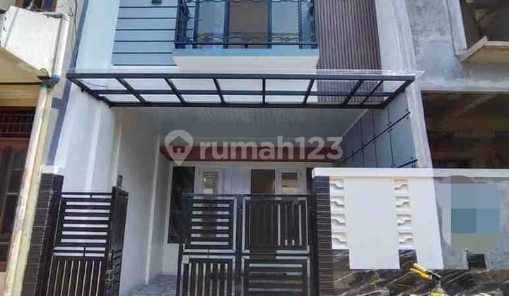 Rumah 2 Lantai Strategis Pusat Kota Depok - Ready Stock Shm - Dekat Ui & Tol