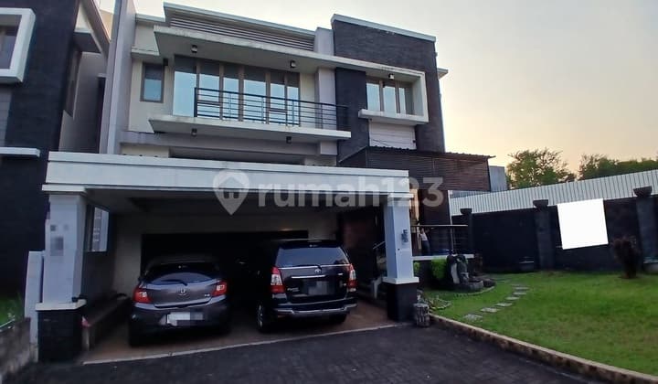 Rumah Ada Kolam Renang Di Raffless Hills Cibubur