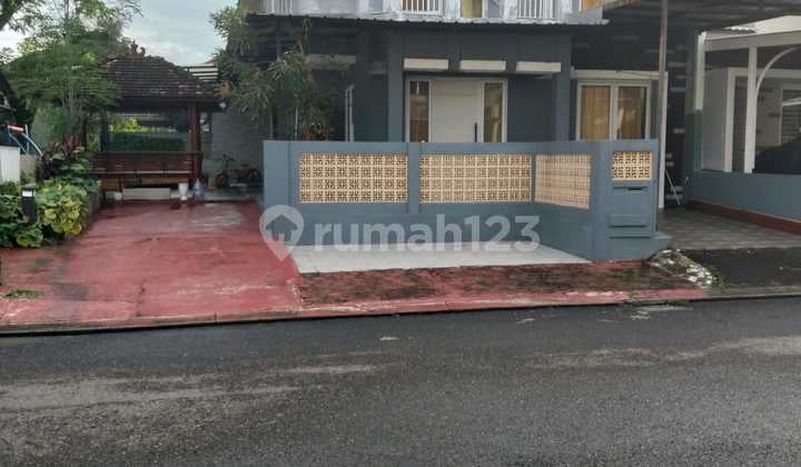 Rumah Cantik 2 Lantai di Kota Wisata Cibubur