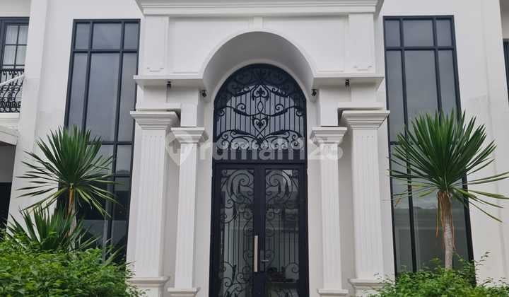 Luxurious House at Perum Bulog Jatiwarna Bekasi
