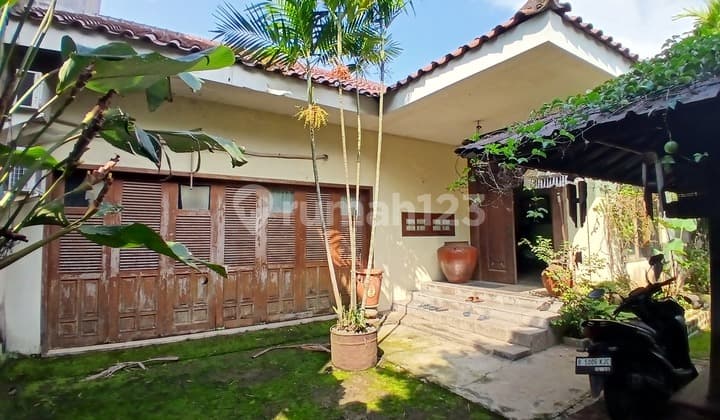 For Sale House with Large Land in Citra Gran Cibubur
