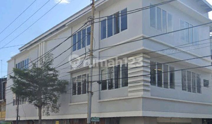 L-Shaped Building on Losari Beach Tourism Axis Area