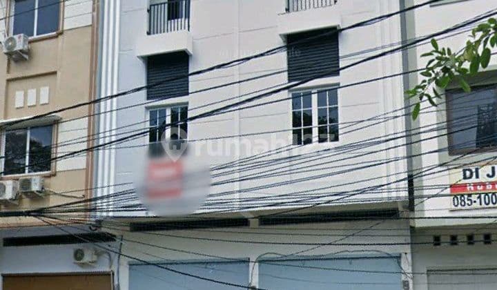 2-Unit Shop House on South Veteran Axis in Good Condition