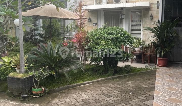 Beli Rumah Bonus Alphard & Mercedes Benz