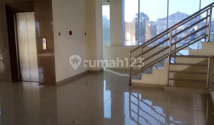 Sewa Gedung Kantor Brand New Cocok untuk Usaha Lokasi Strategis di Cikini, Jakarta Pusat
