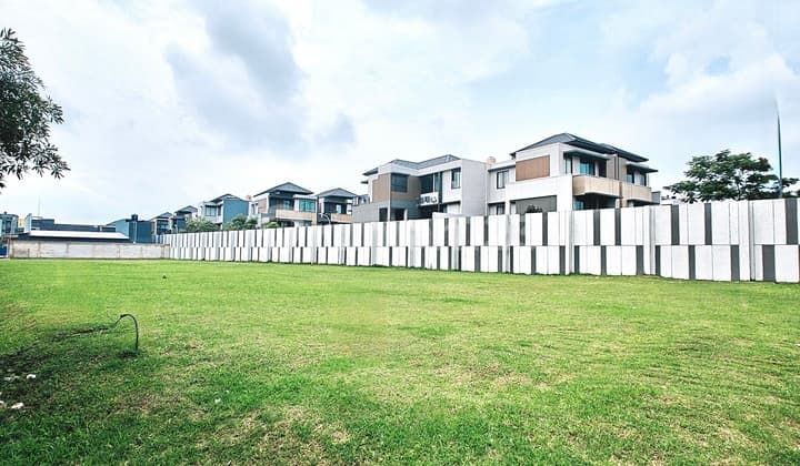 Affordable Price, Rare Commercial Plot! Strategic Hook Position Ideal for Business in BSD Daikanyama Zora - Tangerang