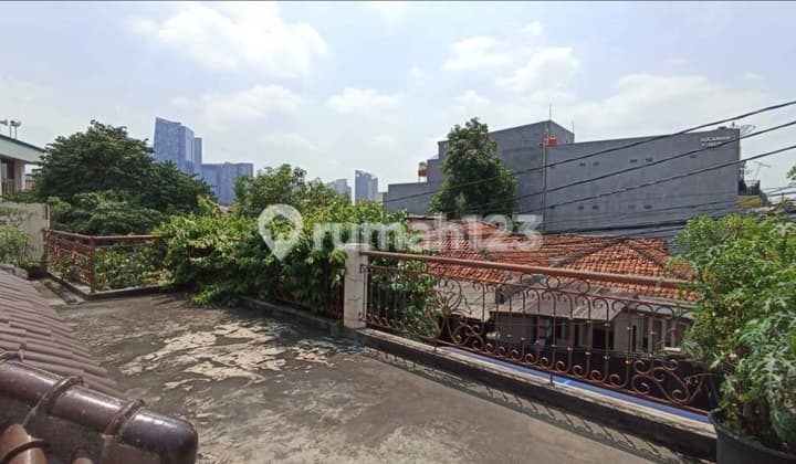 Rumah Asri Siap Huni 2 Lantai di Menteng Dalam, Jakarta Selatan