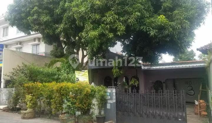 Jual Cepat! Rumah Hitung Tanah bisa untuk Ruko dan Kost2an Lokasi Strategis di Palmerah, Jakarta Barat
