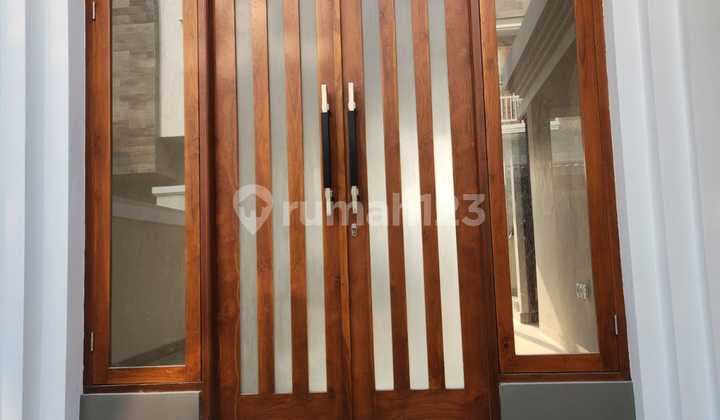 Rumah 2 Lt Dekat Dengan Living Word Denpasar Timur