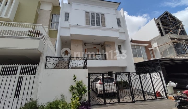 Dijual Rumah Minimalis 3 Lantai di Kano Indah PIK