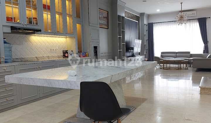 House for Sale in Golf Island PIK