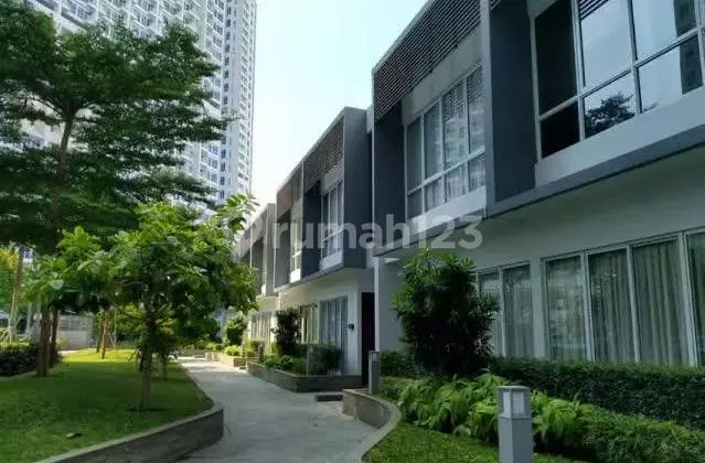 For Sale Townhouse Puri Mansion 2+1 Floors - Facing Swimming Pool & Gym