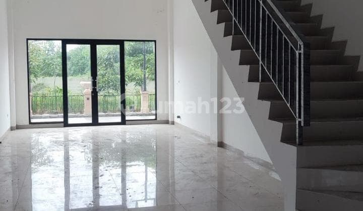 For Rent 3-Story Shop House with Lake View in Osaka PIK 2
