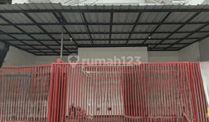Cheap For Rent, Well-Maintained Building in East Nginden Intan