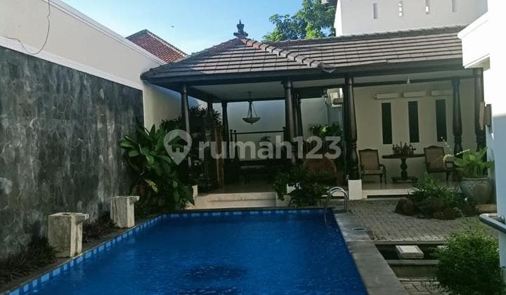 Dijual Rumah Jl Manyar Rejo Ada Kolam Renang dan Bangunan Terawat