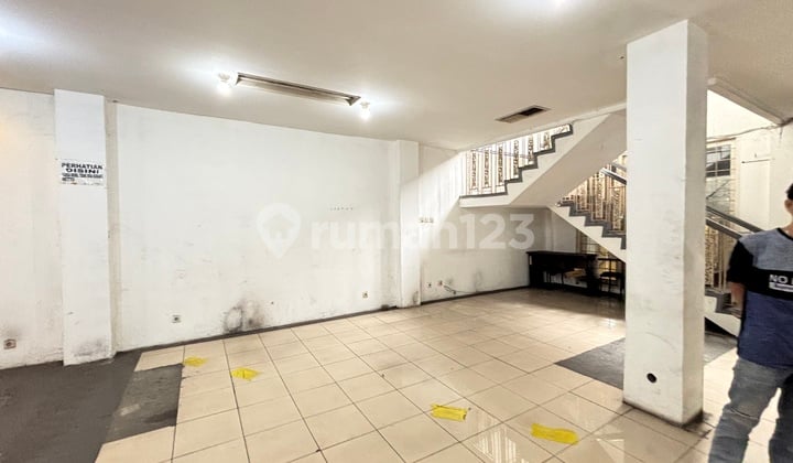 Disewakan Ruko 0 Jalan Raya Gubeng Kertajaya Cocok untuk Usaha