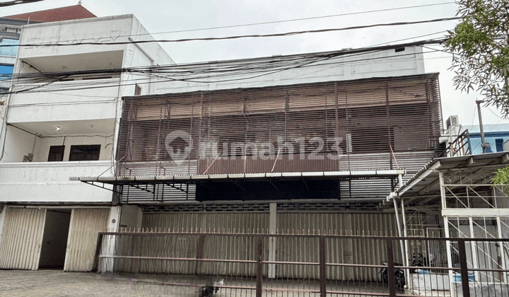 Disewakan Ruko Luas Basuki Rachmat Pusat Kota Lokasi Strategis