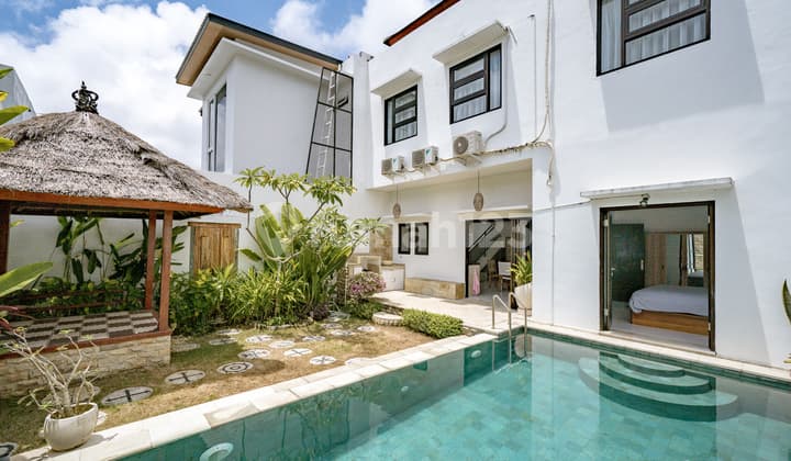 Disewakan Villa 3 Kamar Big Garden di Deket Gwk