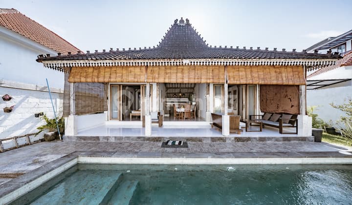 Disewakan Villa 2 Bredrooms Joglo Style Deket Canggu