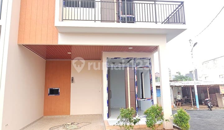 Rumah 2 Lantai Tampak Skandinavian Strategis 7 Menit ke Stasiun LRT Ciracas SHM