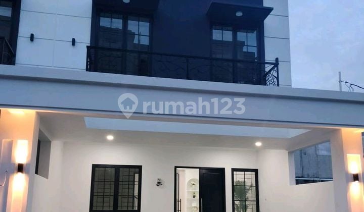 Rumah 3 Lantai Siap Huni, Cluster Exlusive Pancoran Jaksel, SHM