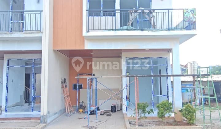 Rumah Ready 2 Lantai Lokas Strategis SHM