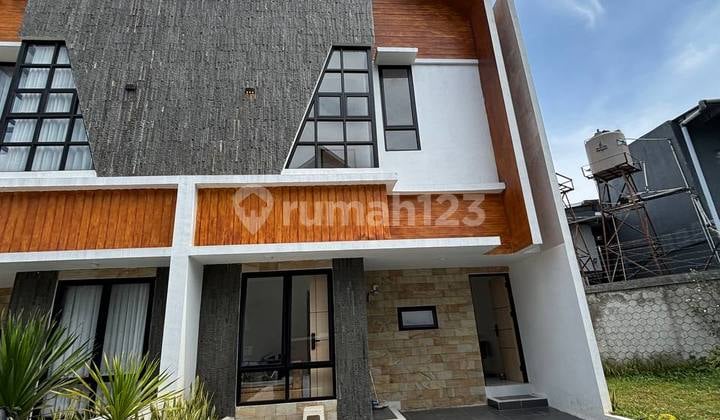 Rumah 2 Lantai, Anti Masuk Gang, Bebas Banjir Akses Strategis,shm