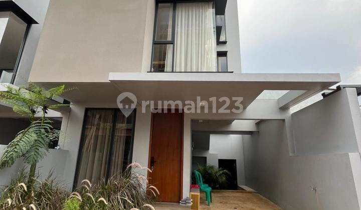 Rumah 3 Lantai (rooftop), Selangkah Perkantoran Simatupang, SHM