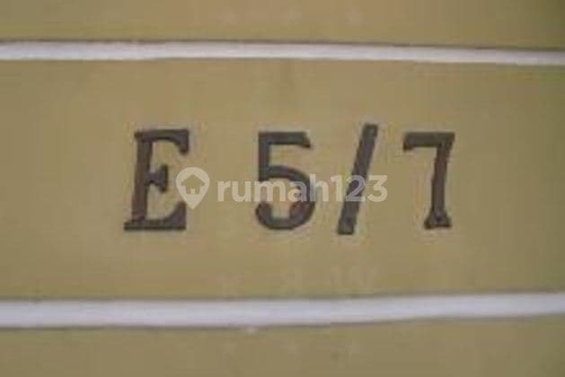 Sell Profitable Asset "Cash Only" A plot of land with a total area of 120 M2 including building in Taman Kencana Housing, Jl. Oswegia 3, Block E 5 No.7, West Cengkareng Village, Cengkareng District, West Jakarta Administrative City.