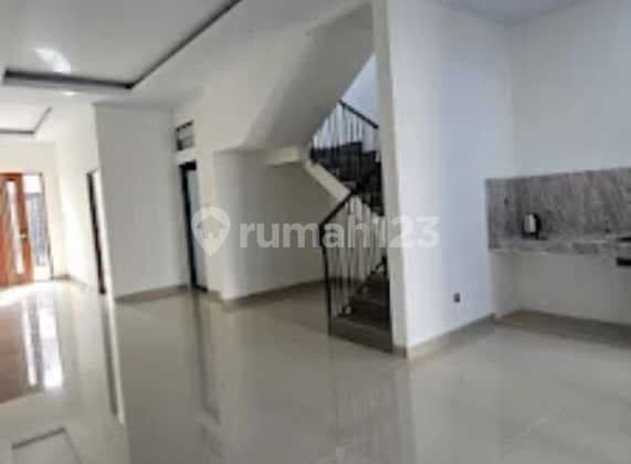 Di Jual Rumah di Kavling Dki
