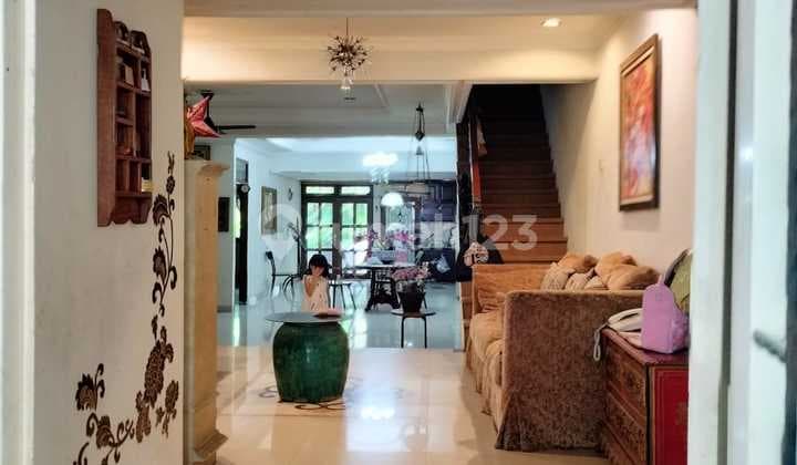 Dijual Rumah 2 Lt di Patra Tomang - Duri Kepa
