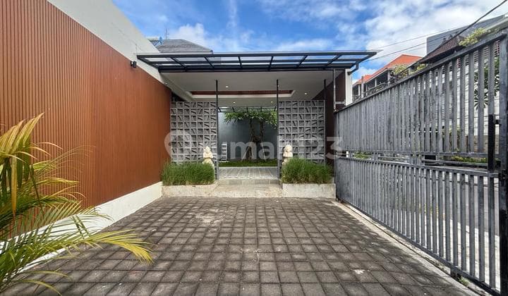 Cozy Private Villa in Seminyak, Kunti, Fully Furnished with Tropical Concept