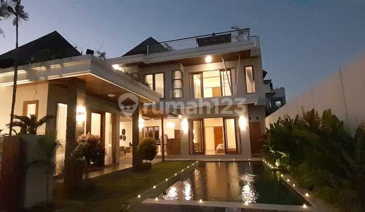 Villa Modern Elegan 4 Kamar Tidur di Ungasan - Area Toyaning Dekat Pantai Melasti