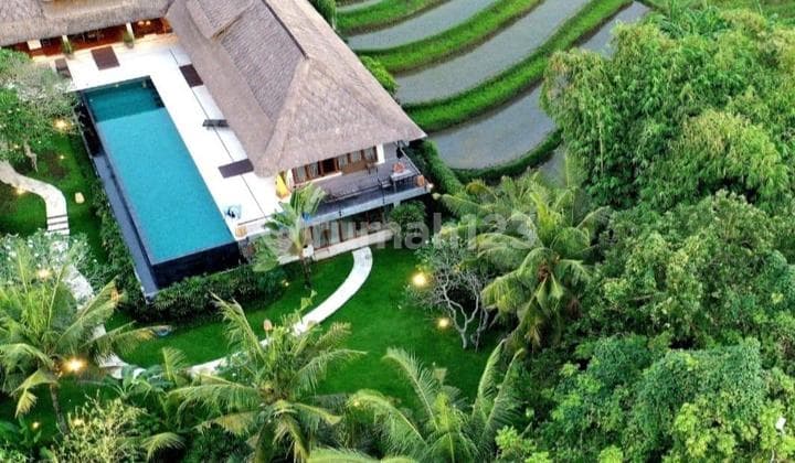 Villa dekat Kampus Monarch - Dalung, Badung