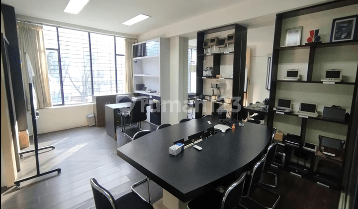 RUKO di Kawasan Kelapa Gading, di Pinggir Jalan Raya