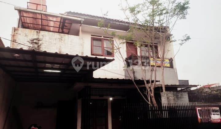 Rumah 2 Lantai SHM Sayap Logam Margacinta