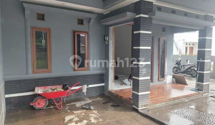 Rumah Terawat Komplek Banyu Biru Ciwastra
