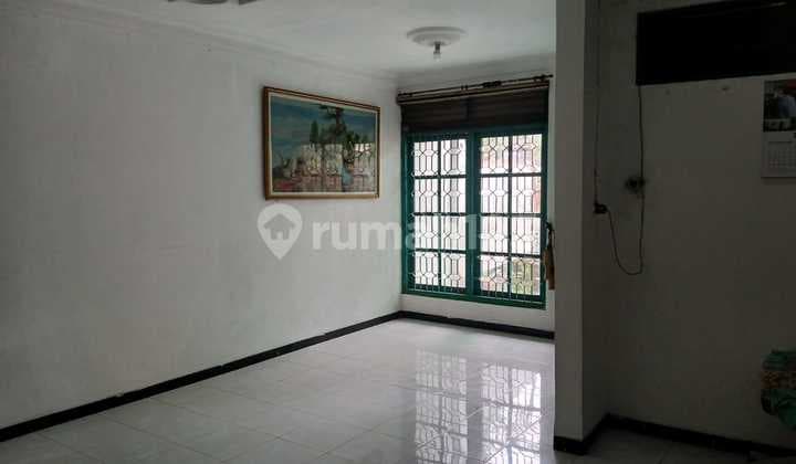 Rumah 2 Lantai,strategis,pinggir Jalan Raya Utama