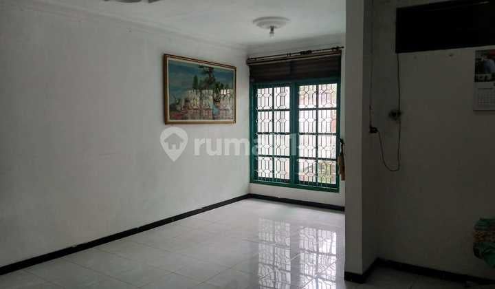 Rumah 2 Lantai,strategis,pinggir Jalan Raya Utama