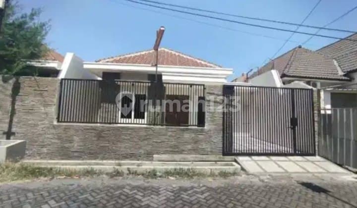 Rumah manyar tirtoyoso surabaya, dekat kertajaya dharmahusada