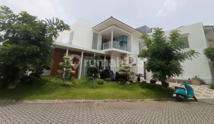 Rumah Hook Royal Residence Cluster Greenwich Surabaya