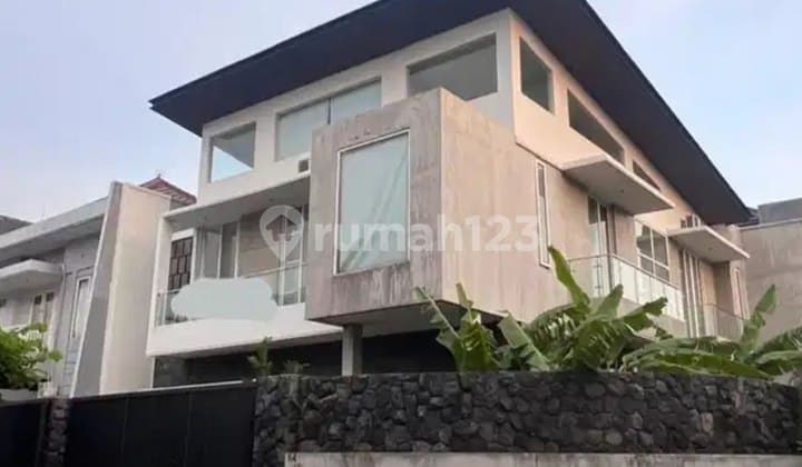 Dijual Rumah Hook San Antonio Pakuwon City Surabaya