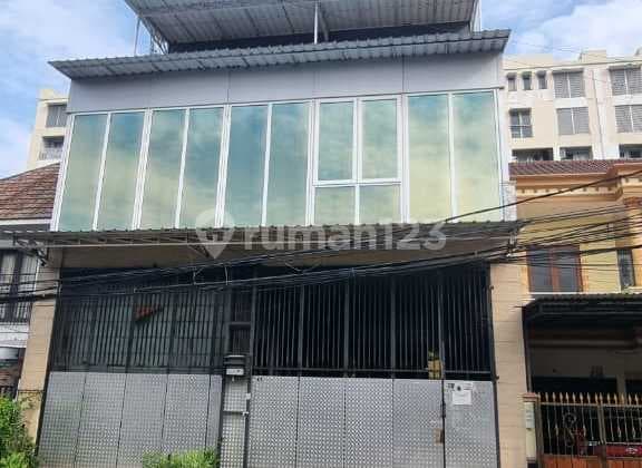 For Sale Taman Semanan House Lot 194m2 4 Floors Boulevard West Jakarta