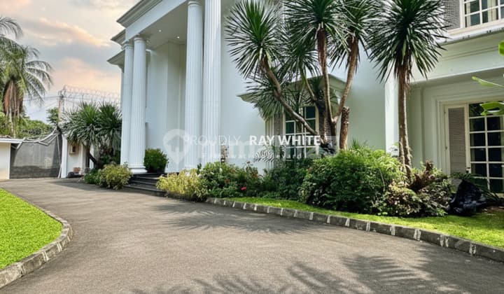 ✨ Luxury Home in Kebayoran Baru: Unlimited Comfort ✨