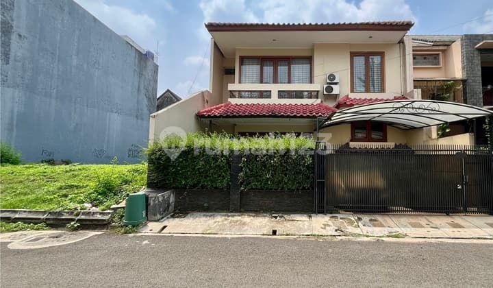 Pondok Indah Quiet Beautiful House Close to PIM and Shopping Area
