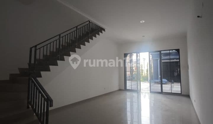 Disewa Ruko Euro Asia Pik 2 Lokasi Strategis Uk. 5X10m2 Kosongan (Siap Pakai !!)