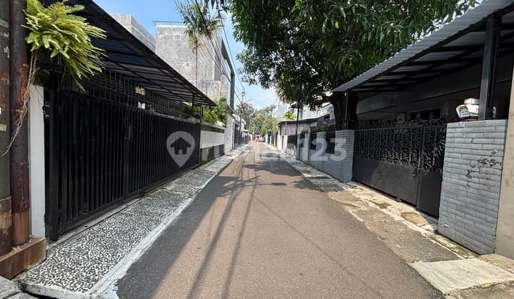 Prime Location Senopati - 100M Gunawarman & Wolter, Cocok Renovasi / Investasi