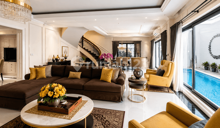 Private Luxury Residence with Pool & Lift in the Senopati and Wolter Monginsidi Area